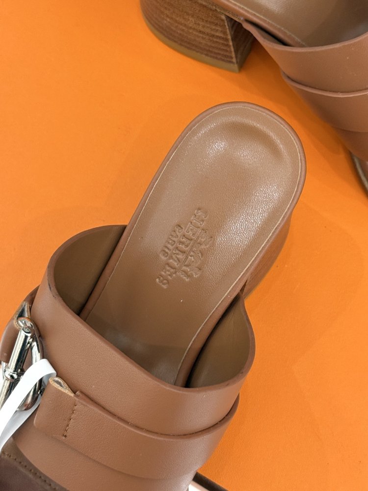 Босоножки фото 8