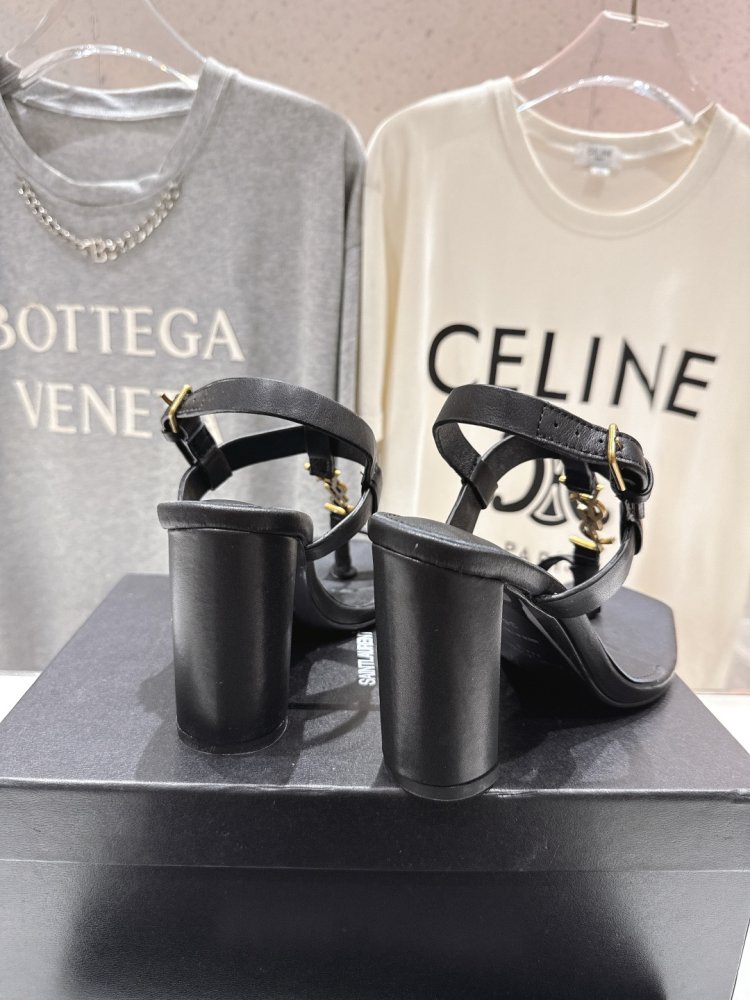 Босоніжки фото 8