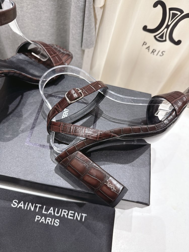 Босоніжки фото 8