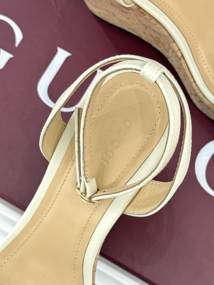 Босоножки фото 8