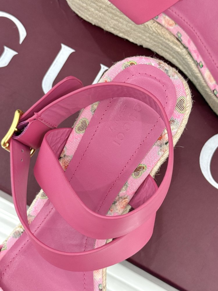 Босоножки фото 8