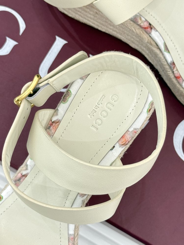 Босоножки фото 8