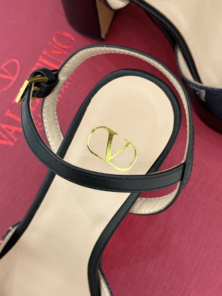 Босоножки фото 8