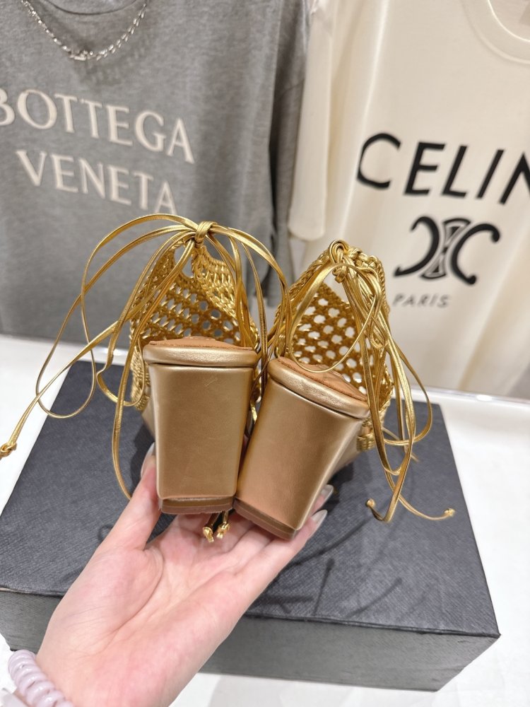 Босоніжки фото 8