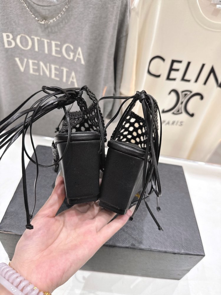 Босоніжки фото 8