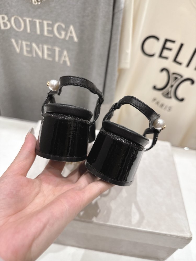 Босоножки фото 8