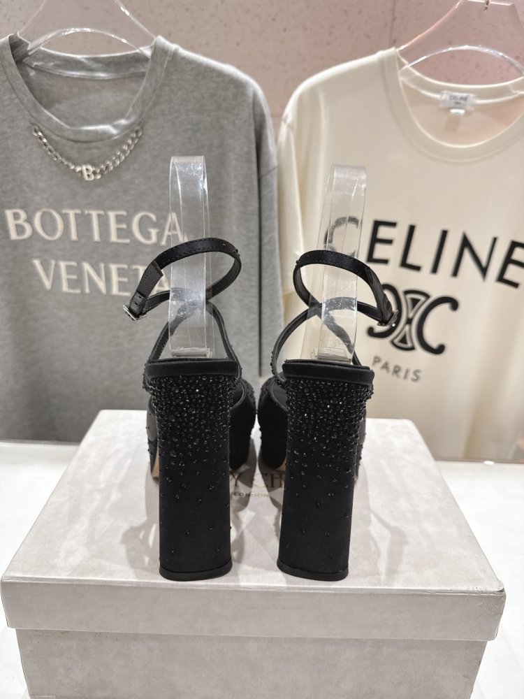 Босоножки фото 8