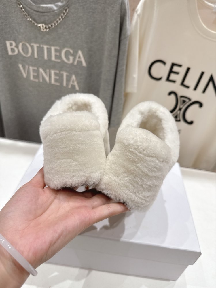 Босоножки фото 8