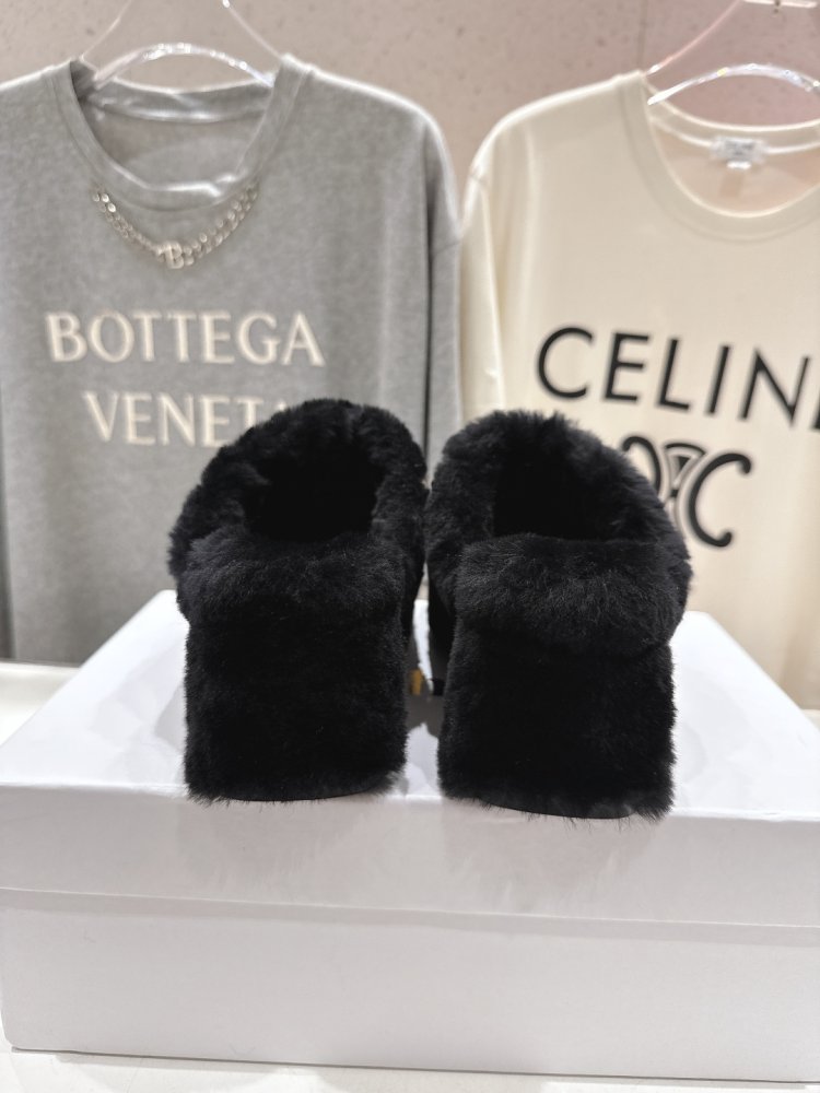 Босоножки фото 8