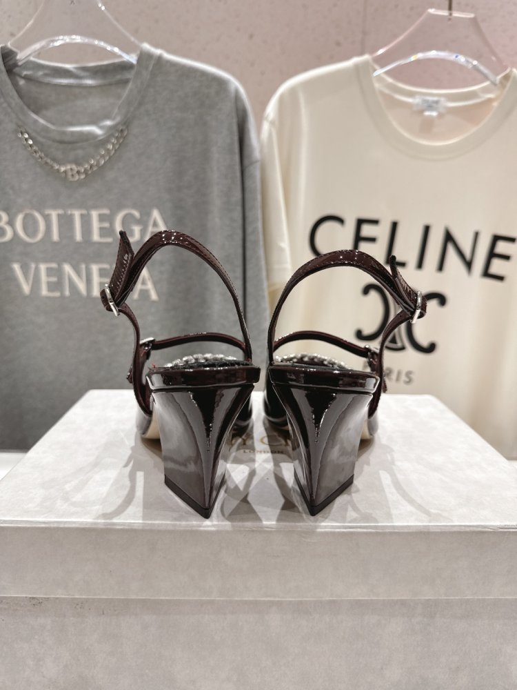 Босоножки фото 8