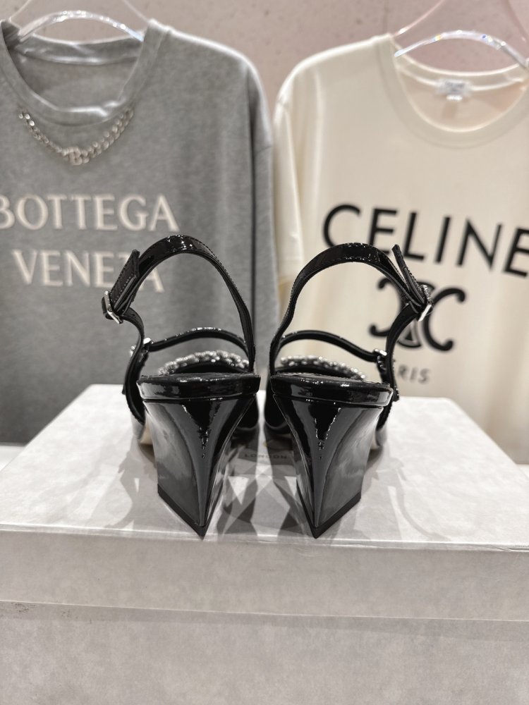 Босоножки фото 8