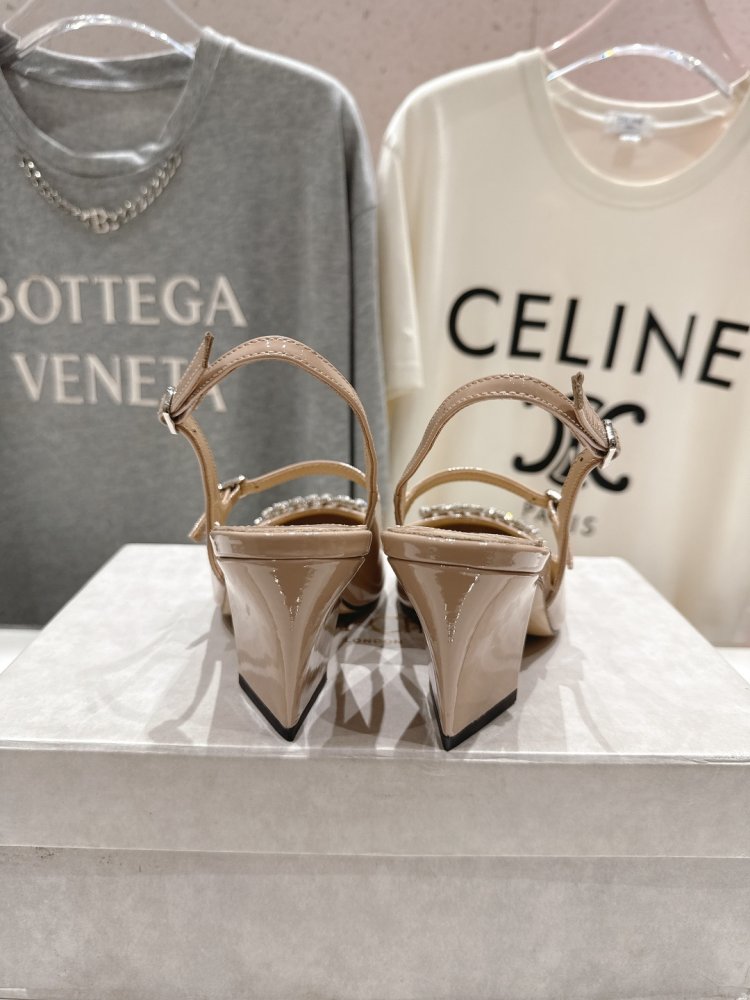 Босоножки фото 8