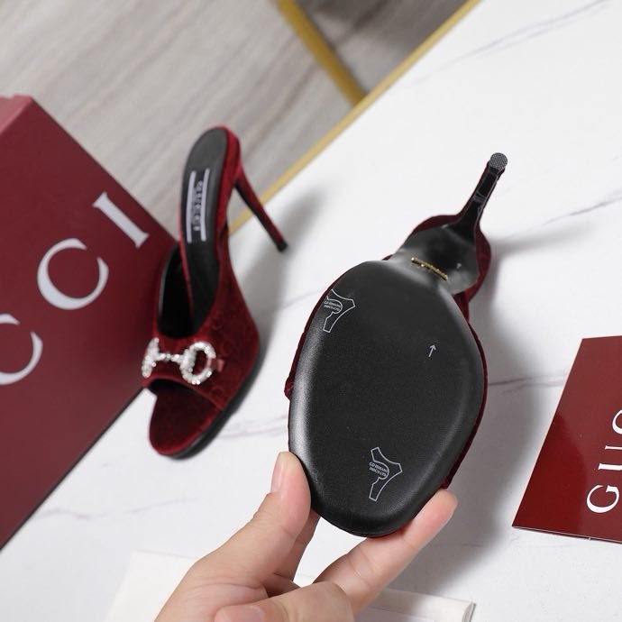 Босоножки фото 8