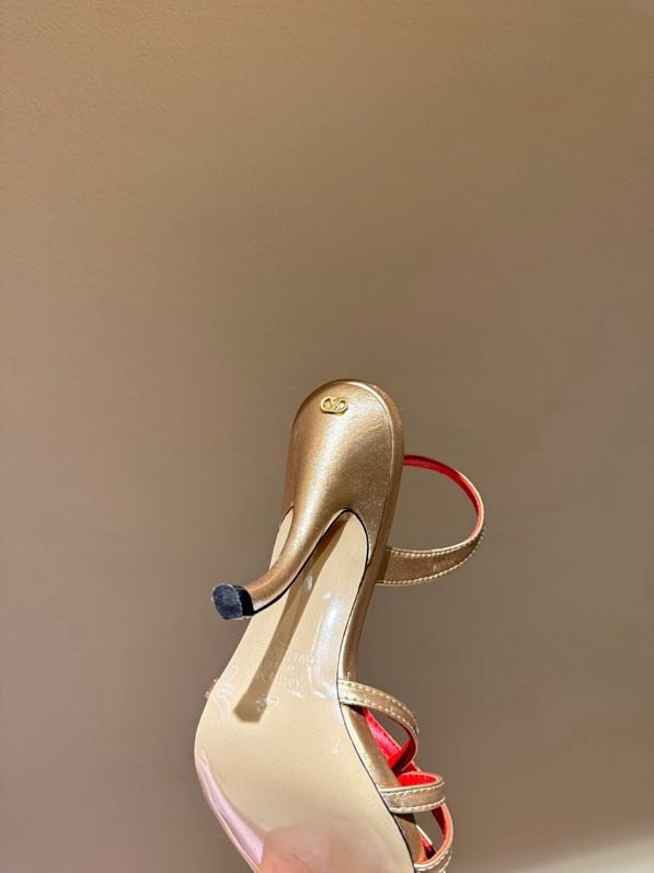 Босоножки фото 8