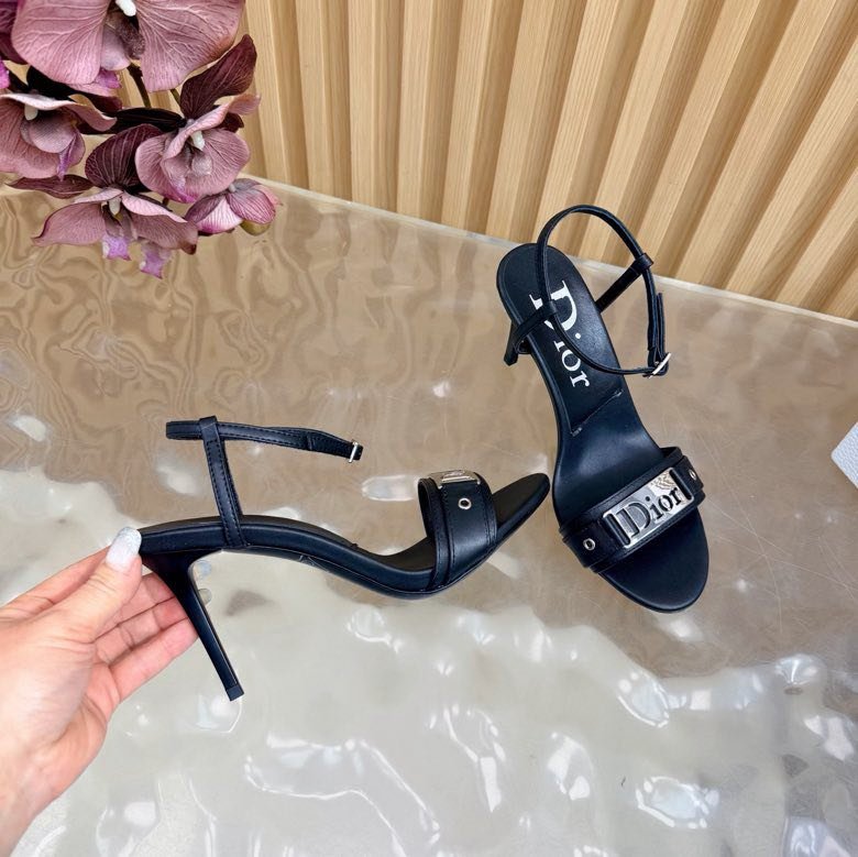 Босоножки фото 8