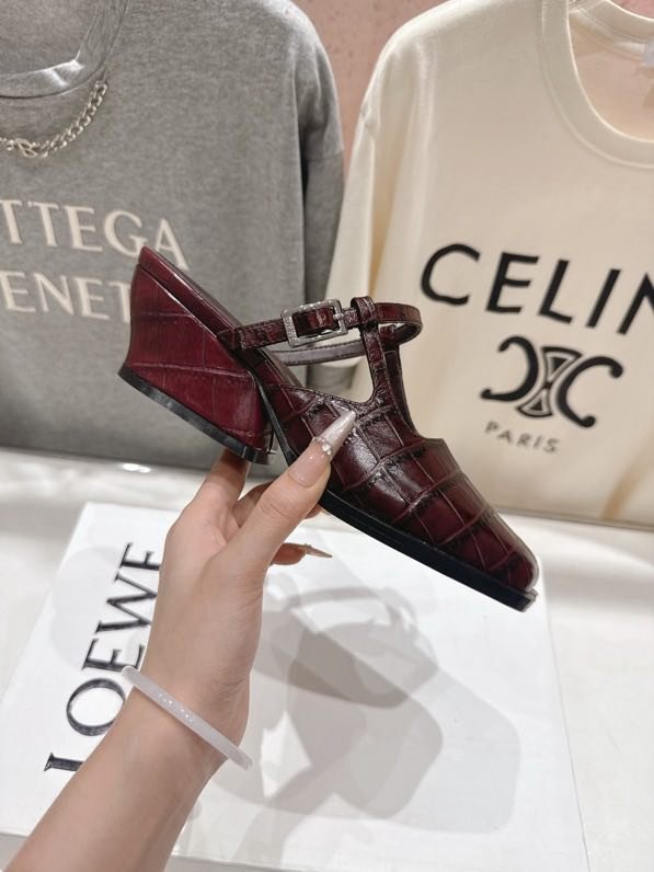 Босоножки фото 8