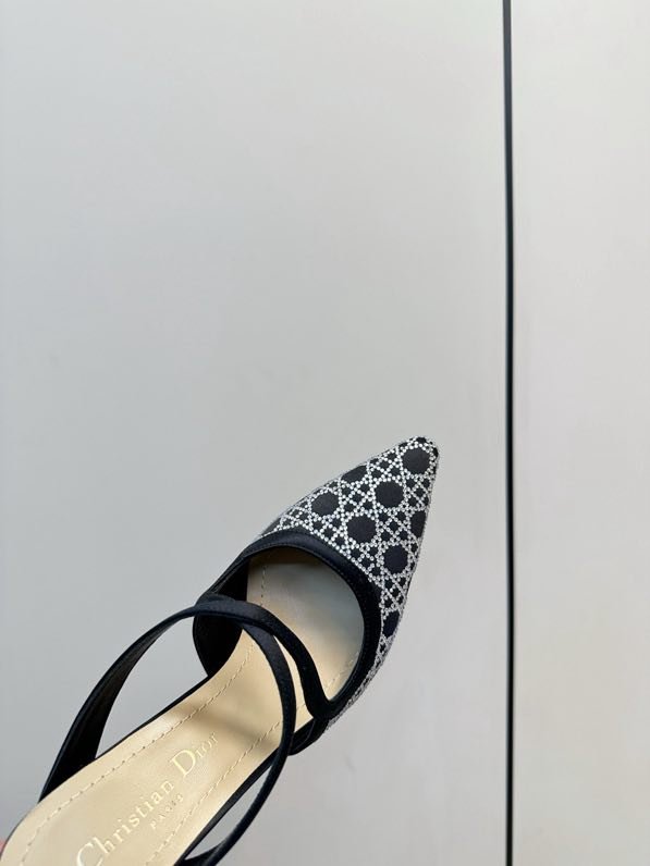 Босоніжки фото 8