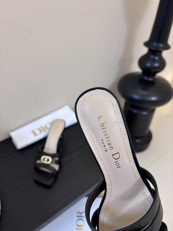 Босоніжки фото 8