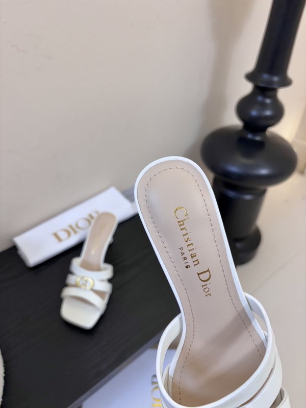 Босоніжки фото 8