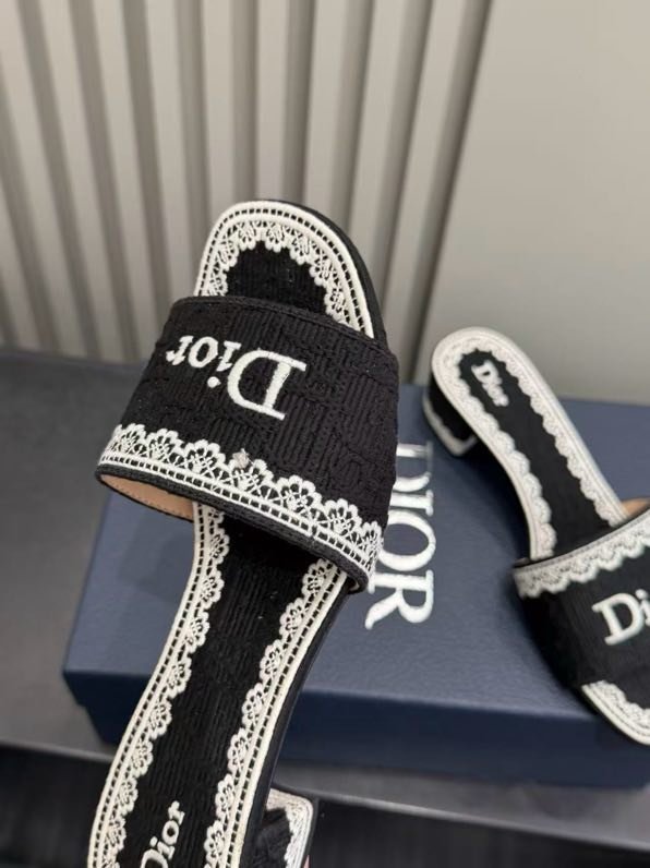 Босоножки фото 8