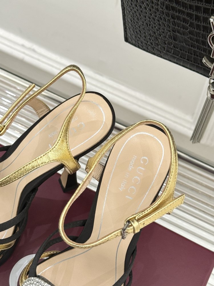 Босоножки фото 8