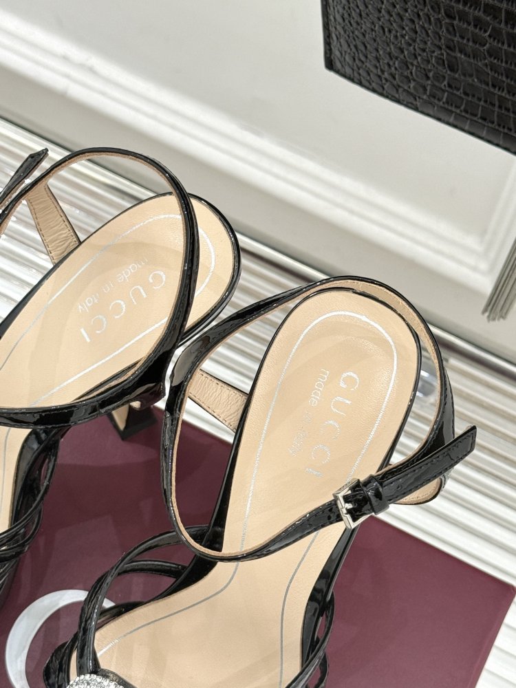 Босоножки фото 8