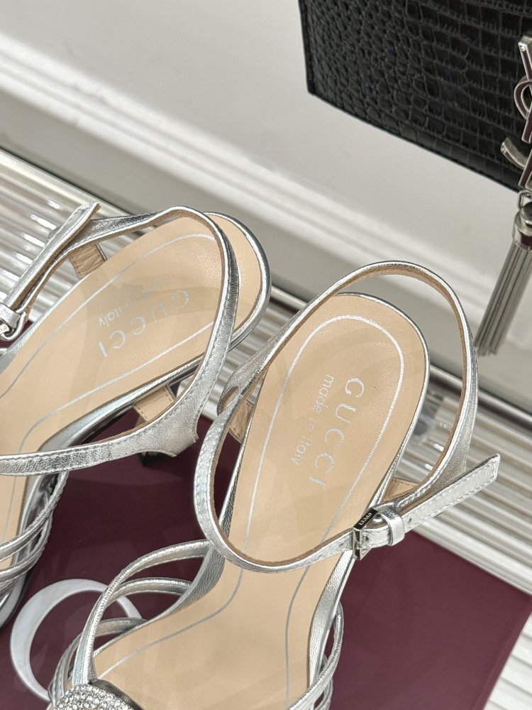 Босоножки фото 8