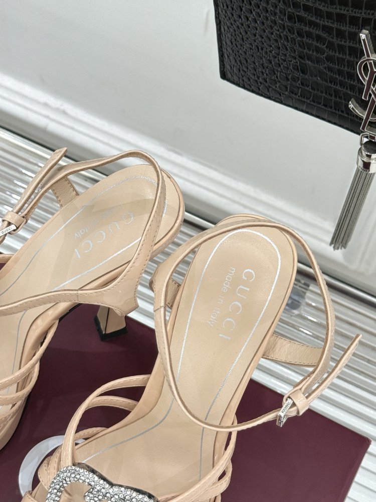 Босоножки фото 8