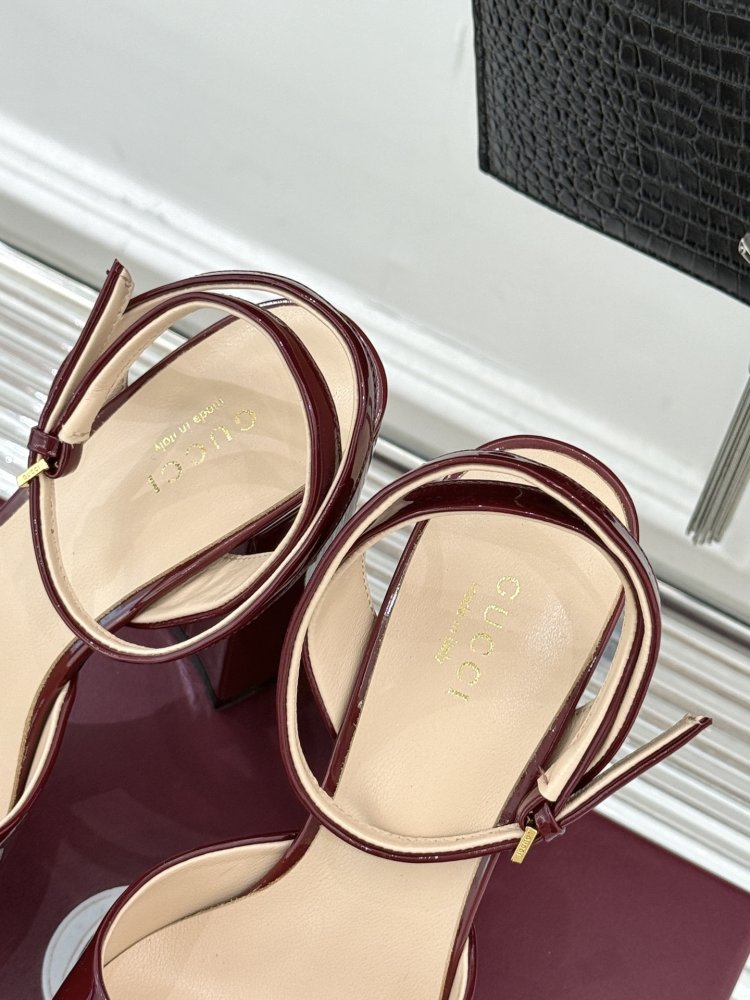 Босоножки фото 8