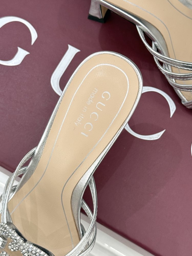 Босоножки фото 8