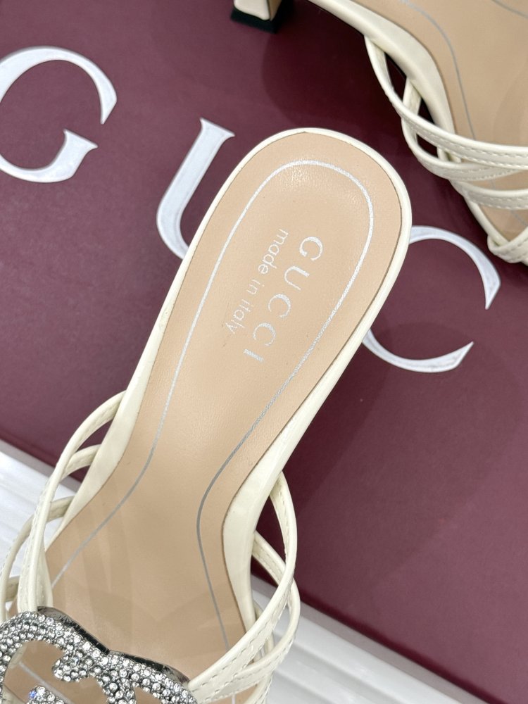 Босоножки фото 8