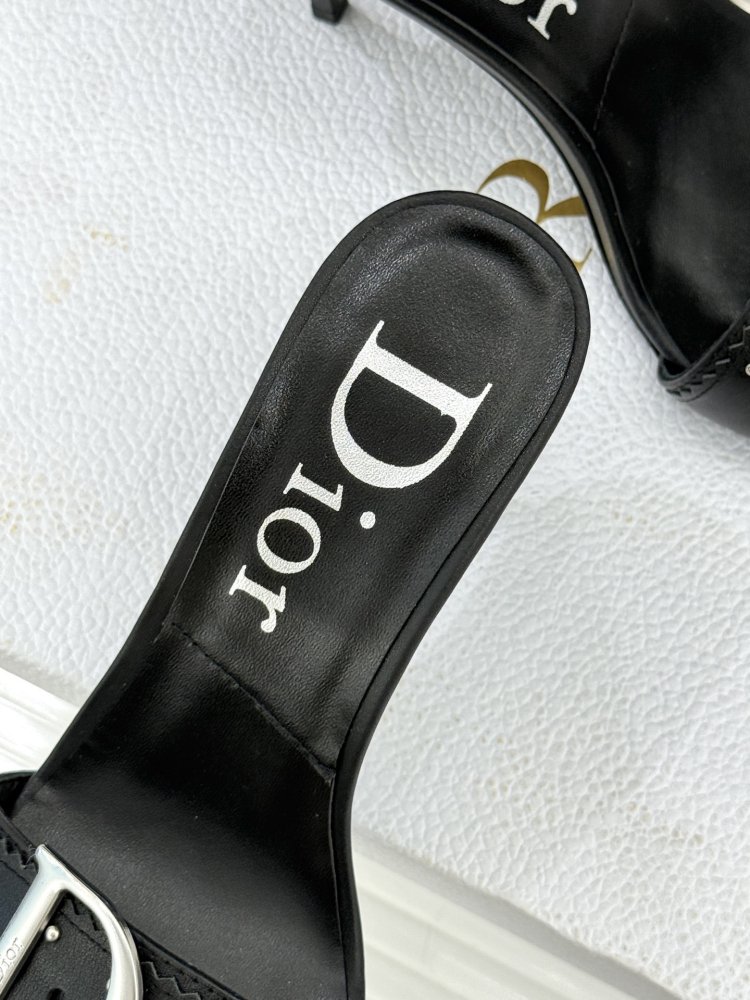 Босоножки фото 8