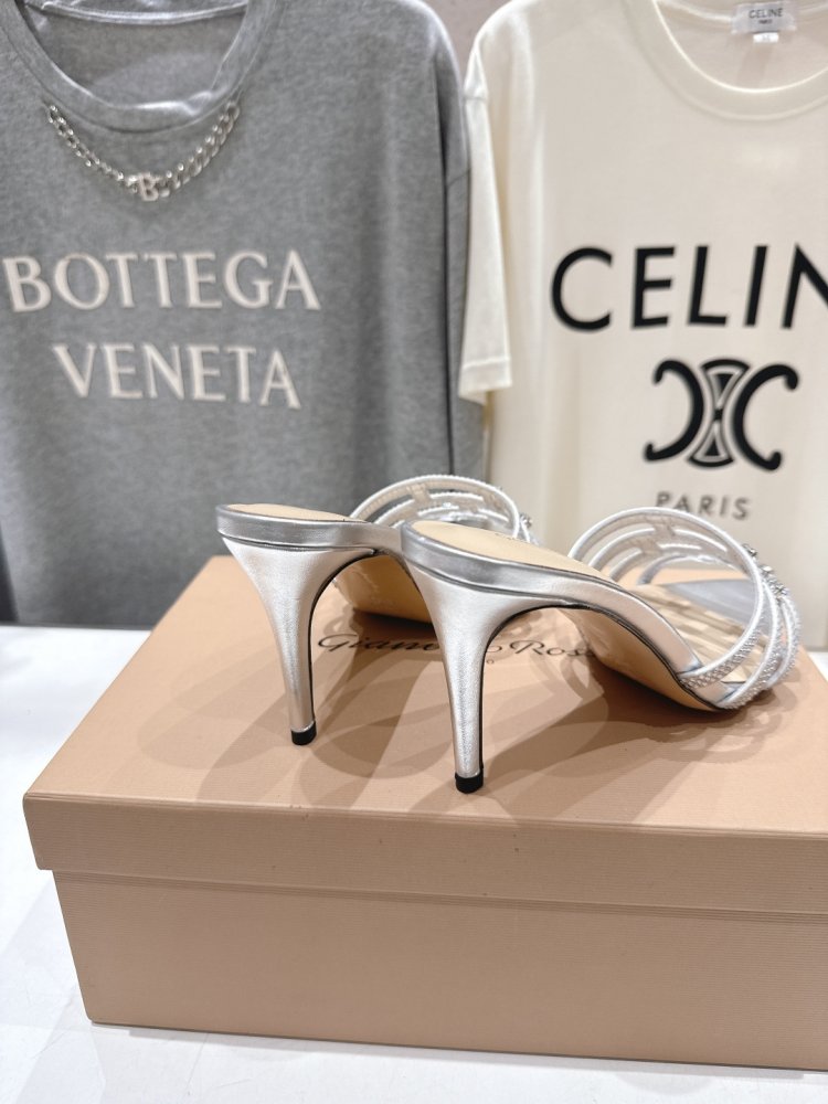 Босоножки фото 8