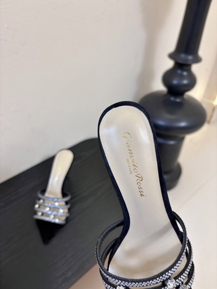 Босоножки фото 8