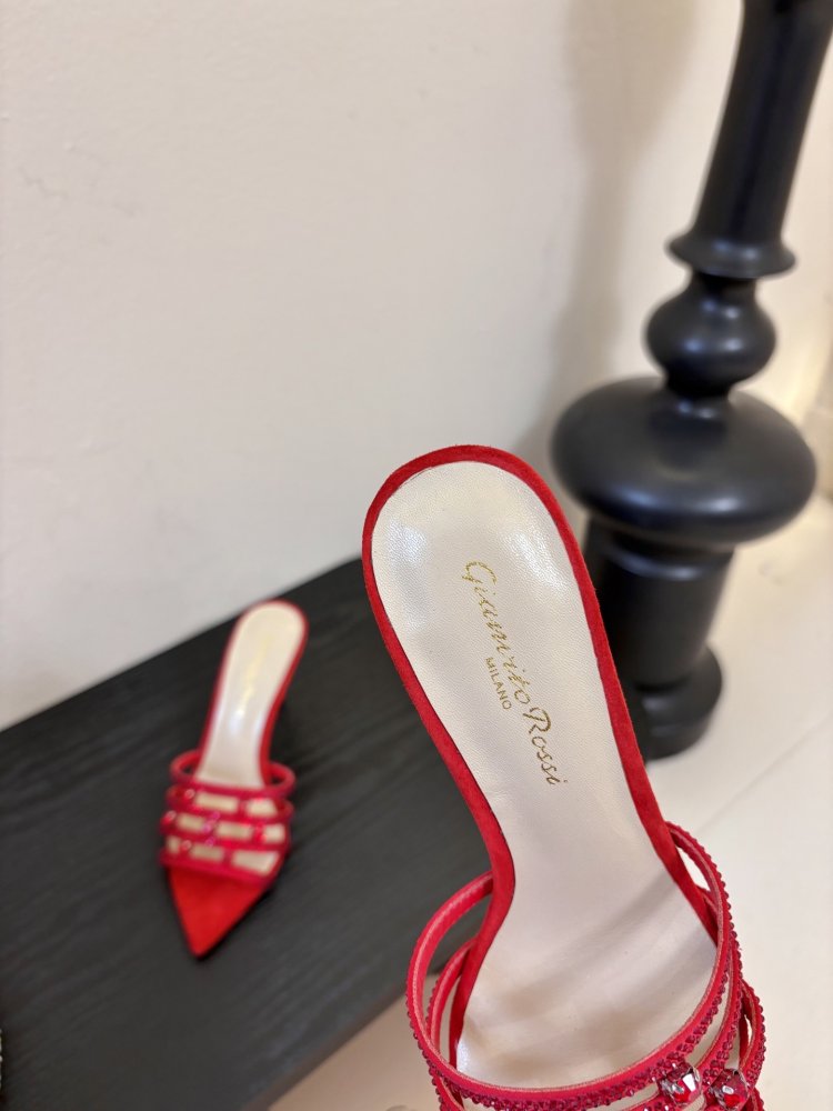 Босоножки фото 8