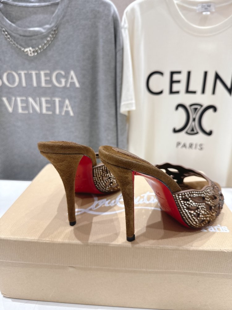 Босоножки фото 8