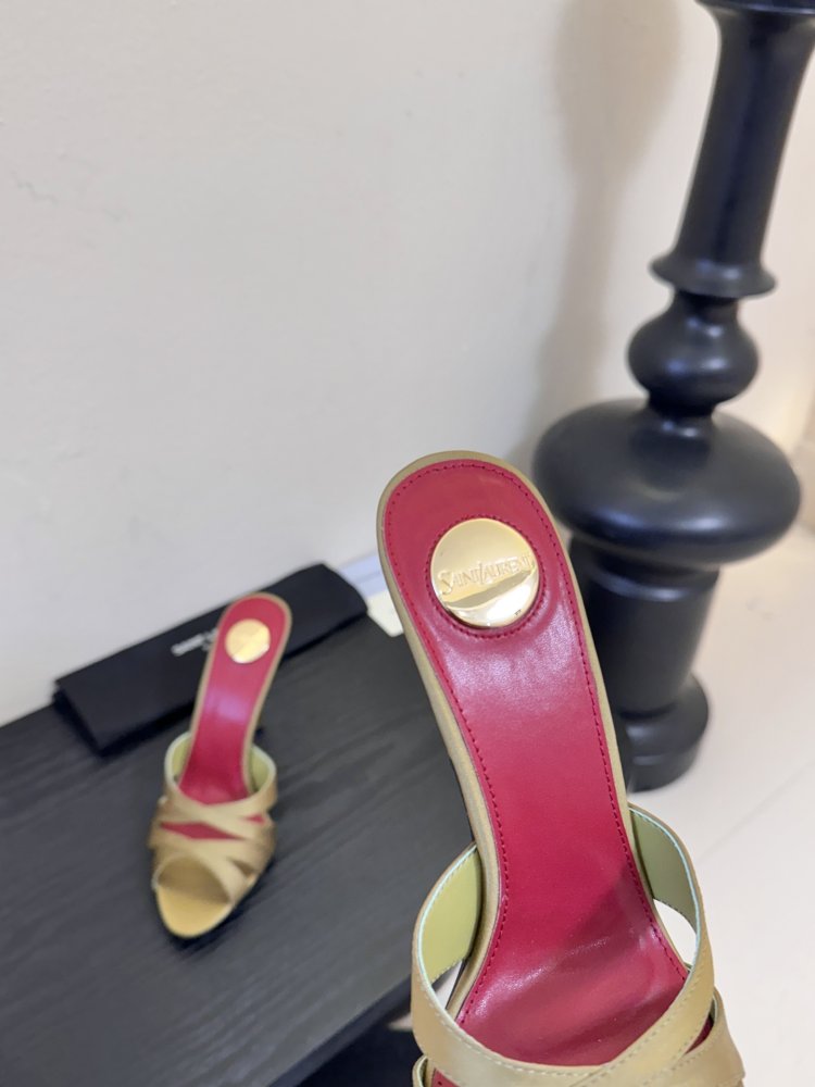 Босоножки фото 8