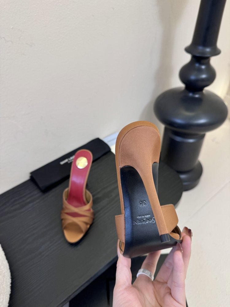 Босоножки фото 8