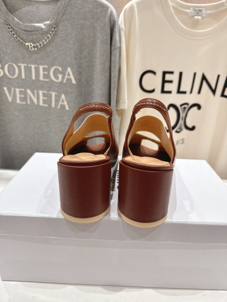 Босоножки фото 8