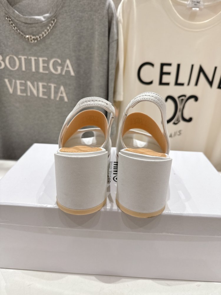 Босоножки фото 8