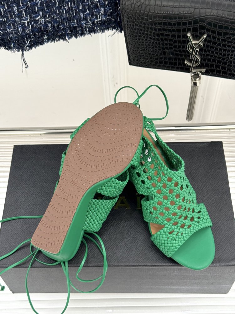 Босоніжки фото 9