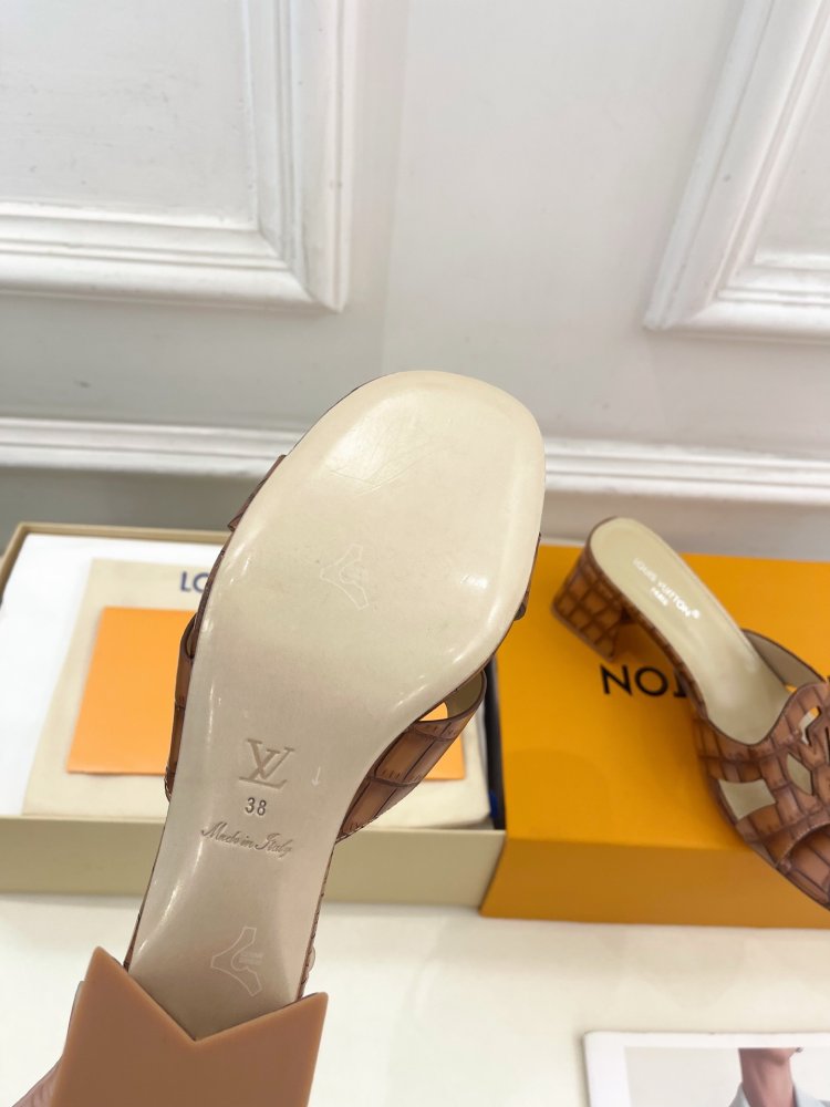 Босоножки фото 9