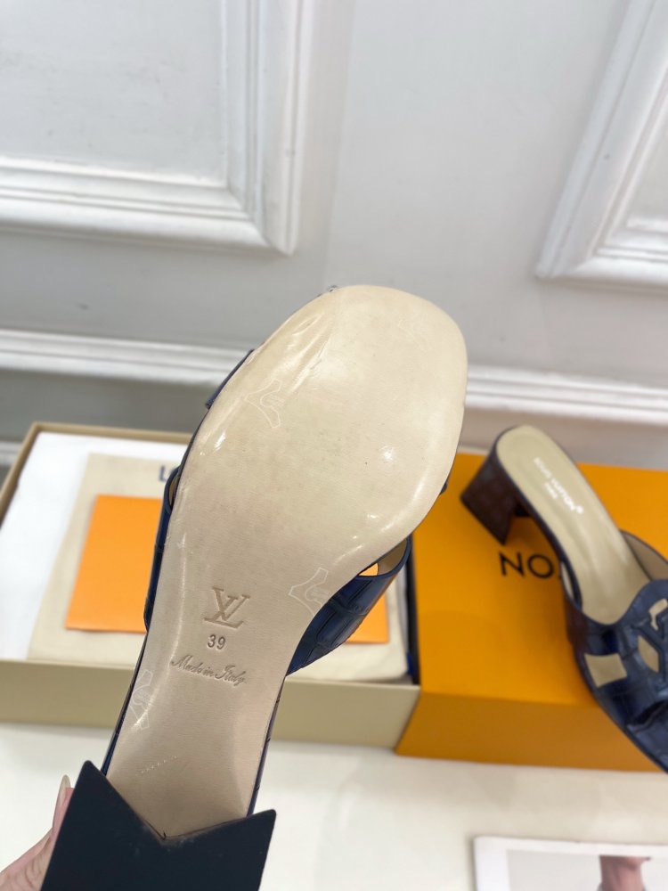 Босоножки фото 9