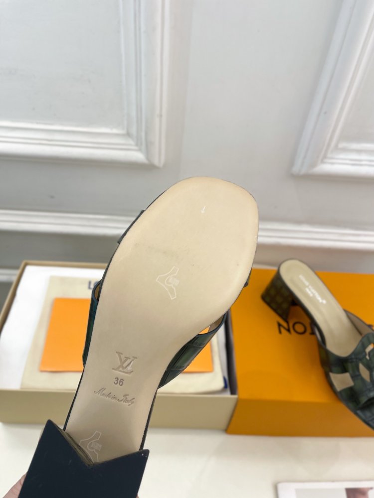 Босоножки фото 9