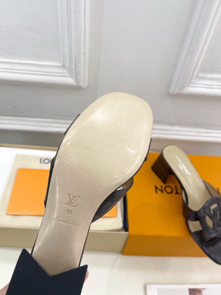 Босоножки фото 9