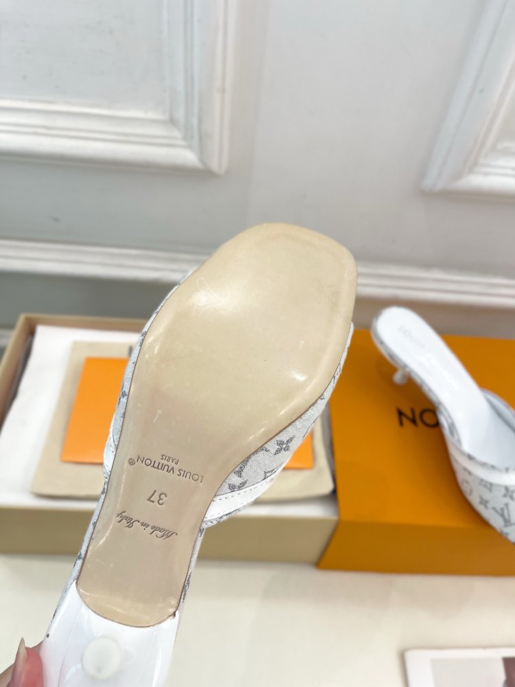 Босоножки фото 9