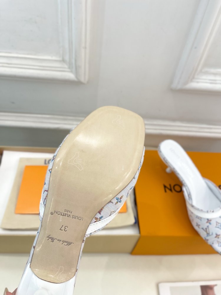 Босоножки фото 9