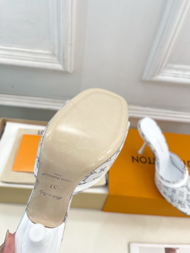 Босоножки фото 9