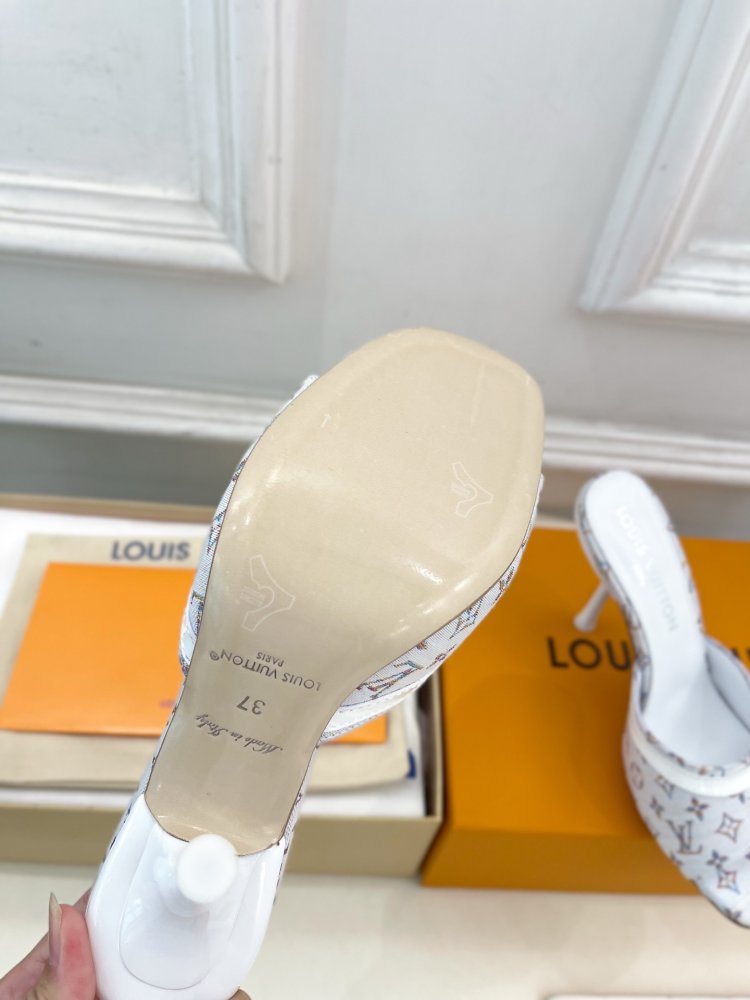 Босоножки фото 9