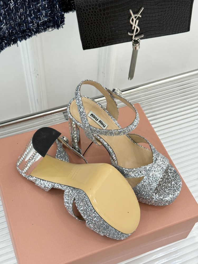 Босоножки фото 9